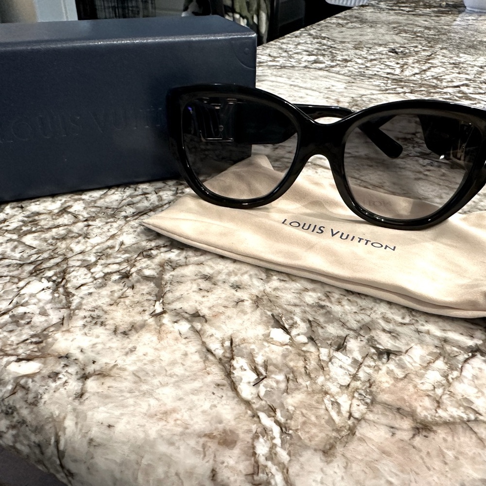 LV Icon CE SQ Frame Black sunglasses